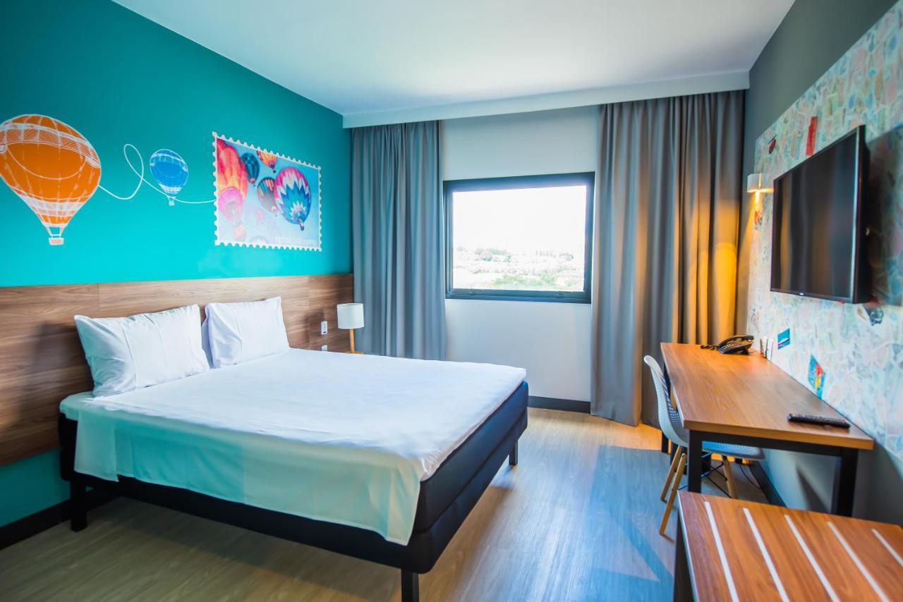 ไอบิส สไตล์ โซโรกาบา ซานตาโรซาเลีย Hotel ภายนอก รูปภาพ